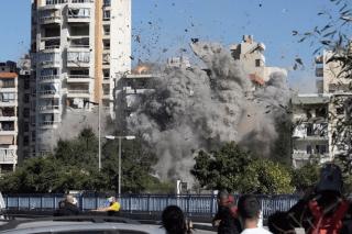 Κτίριο καταρρέει στα νότια προάστια της Βηρυτού